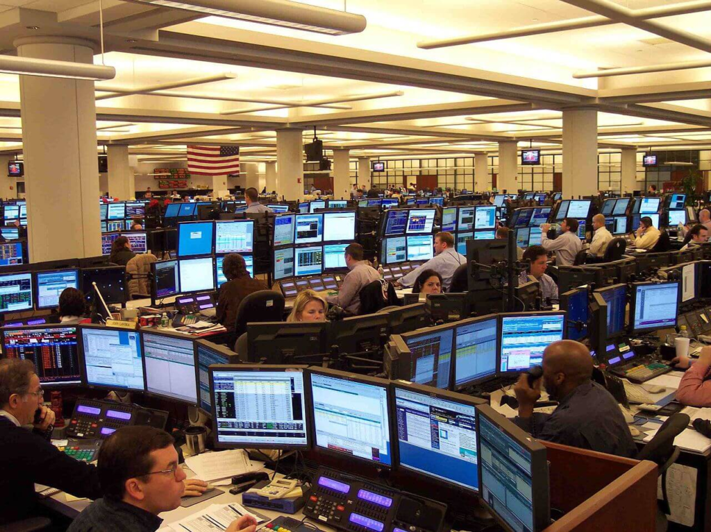Institutional trading floor illustrating how EDX Markets operates as a crypto exchange.